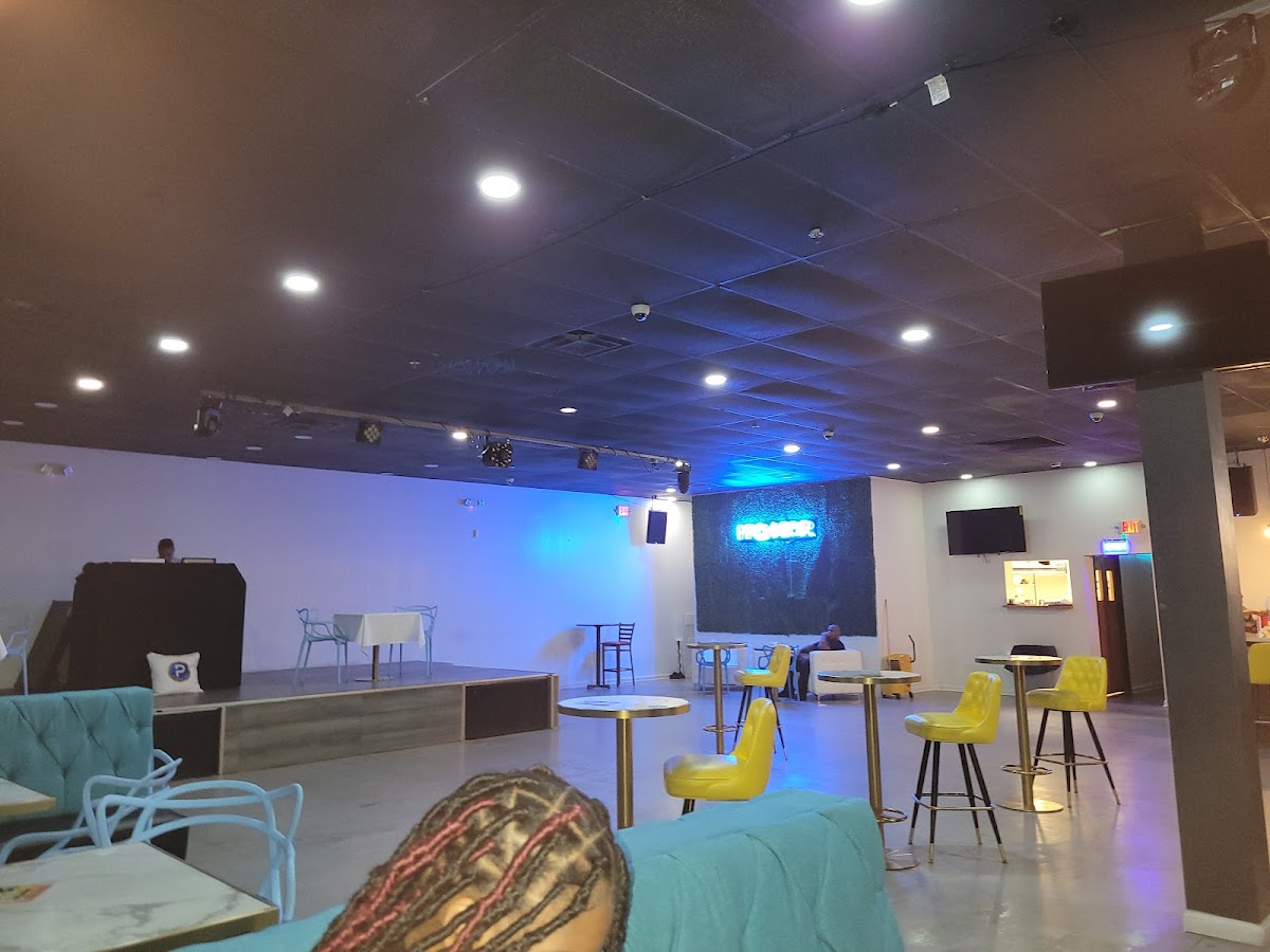 Premier Restaurant And Lounge